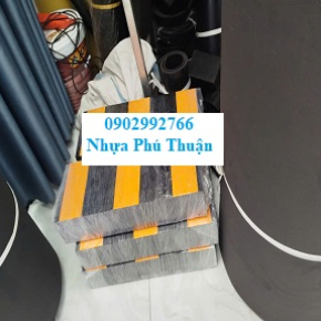ĐỆM CHỮ I BẰNG CAO SU