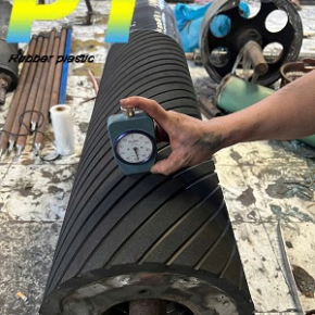 Gia công đắp trục sắt cao su 60F
